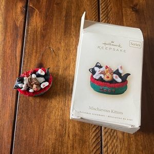 2007 Hallmark Mischievous Kittens Ornament